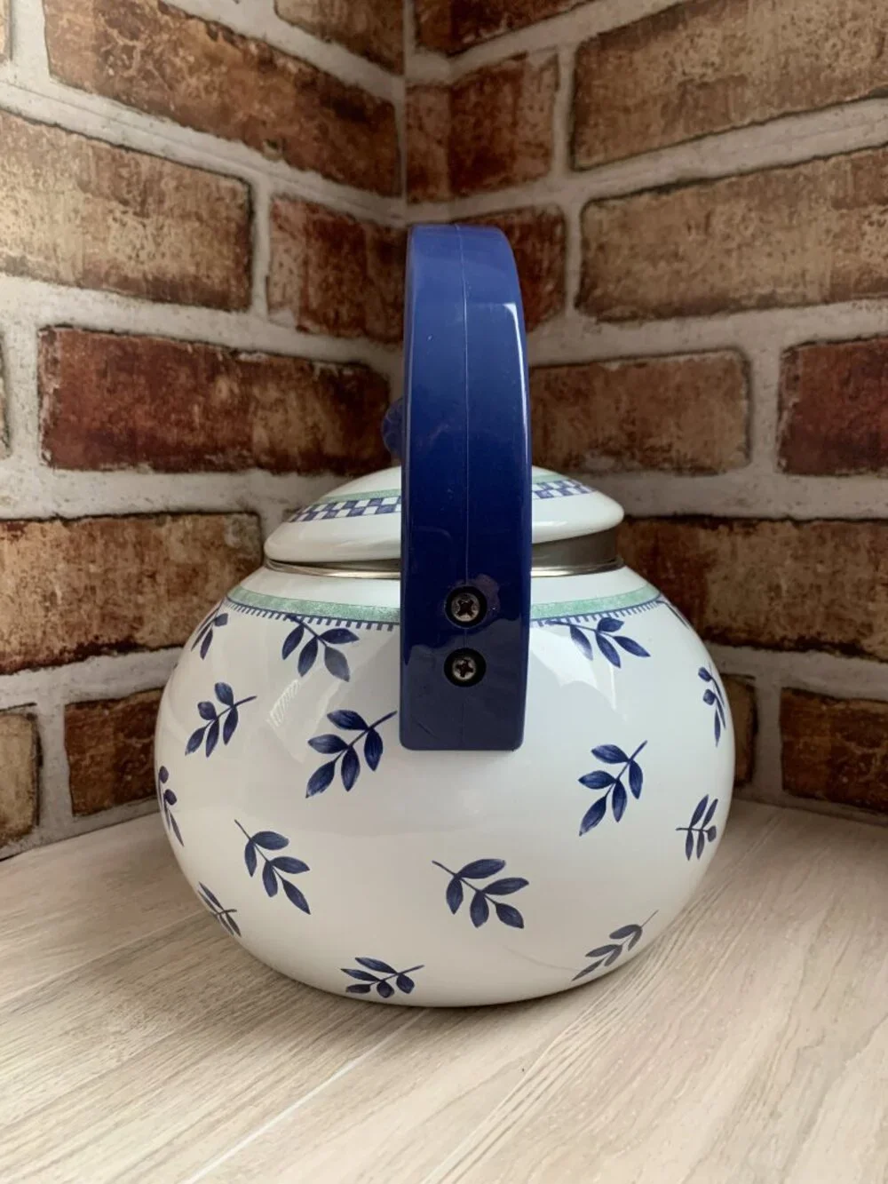 VILLEROY & BOCH SWITCH 3 ENAMEL TEA KETTLE  W/BOX